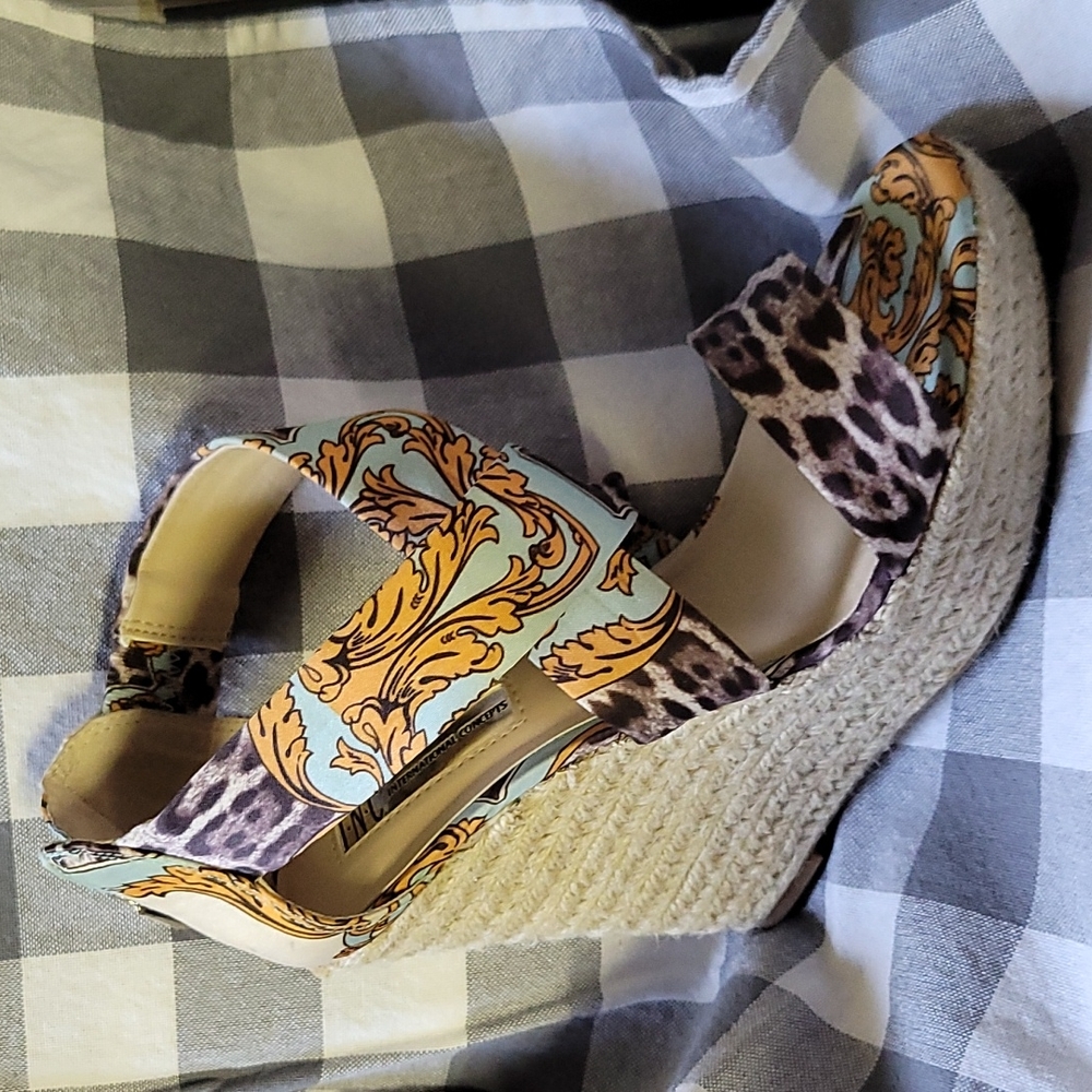 Wedge sandals